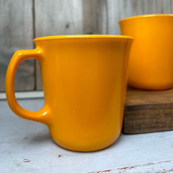 Vintage Corning Set of 4 Mugs - Picture 8 of 16